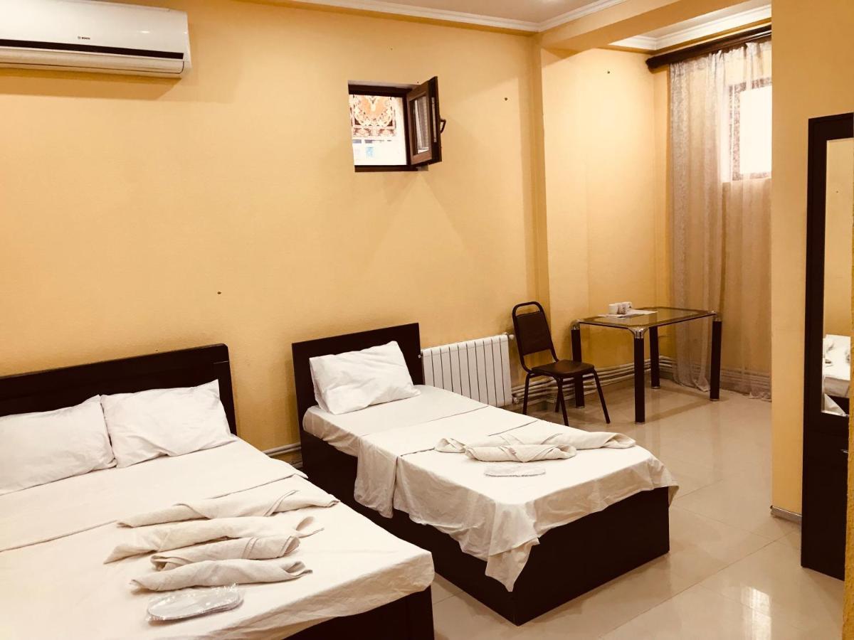 Rostus Hotel Tbilisi Luaran gambar