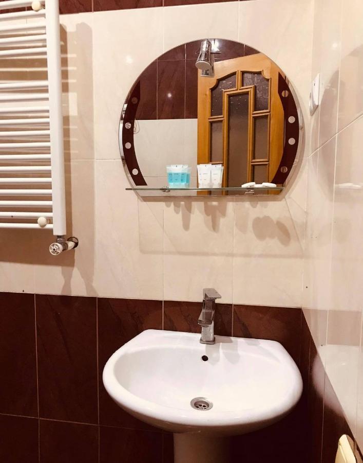 Rostus Hotel Tbilisi Luaran gambar