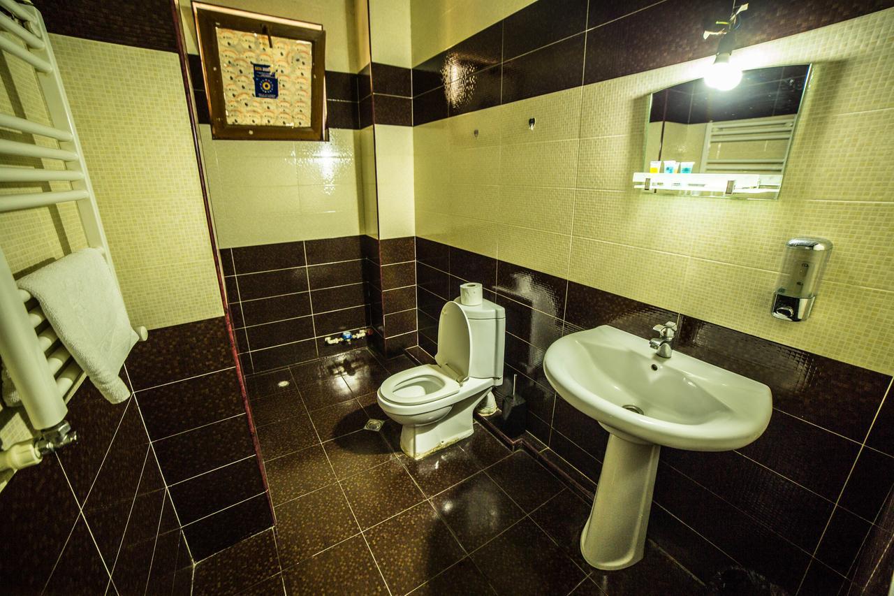 Rostus Hotel Tbilisi Luaran gambar